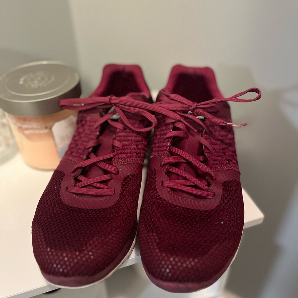 Women's Burgundy Athletic Shoes GUC